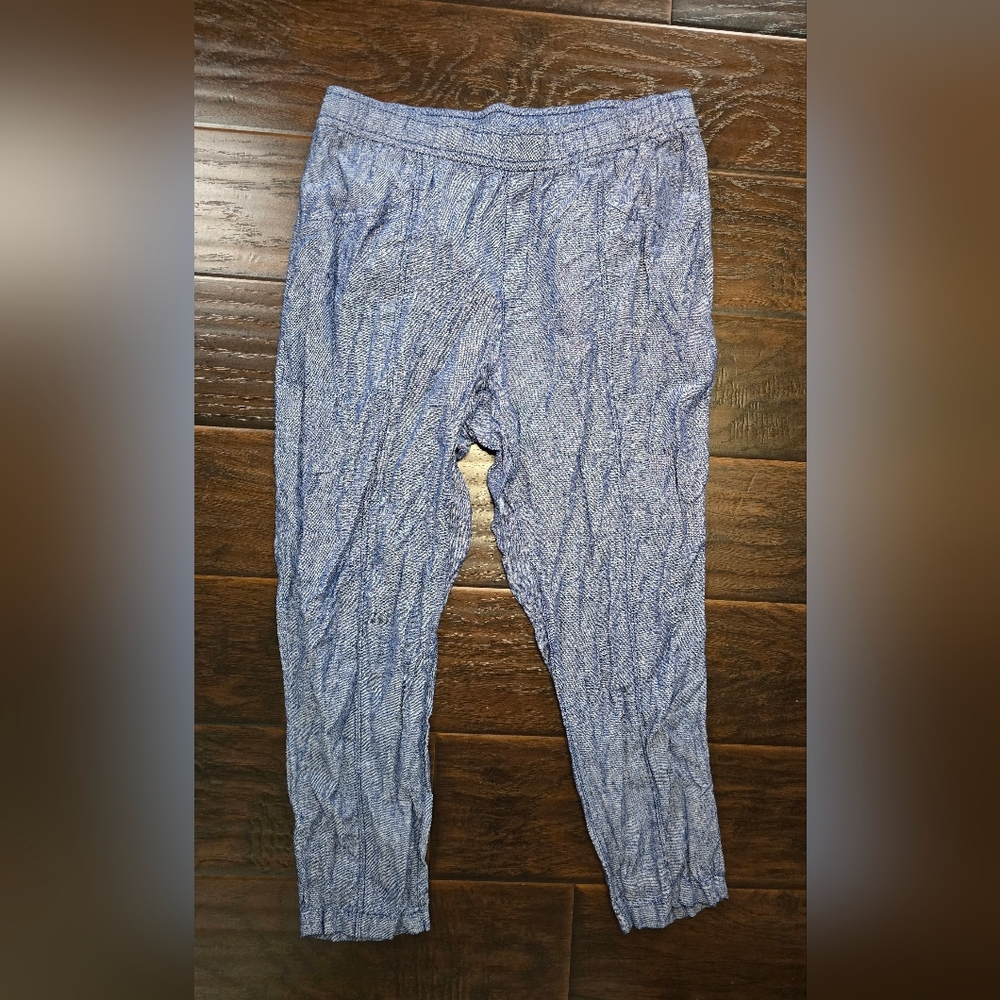 Old Navy Women’s Blue chambray Linen Blend pull on cropped pants joggers size L